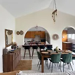 Eflisian Tatil Evi *