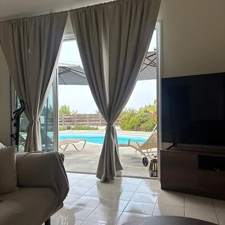 Sunset بيت للعطل بافوس