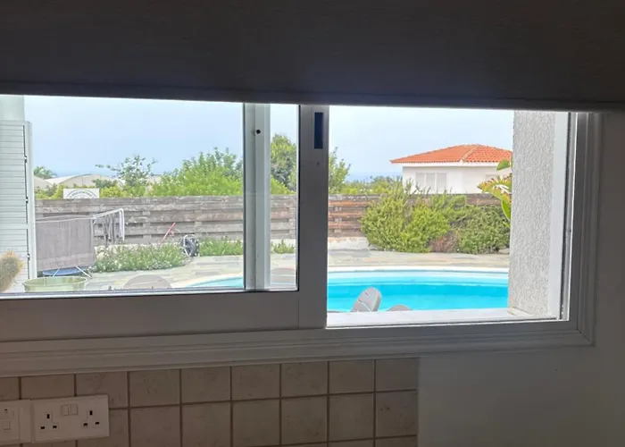 Eflisian Bungalows Πάφος